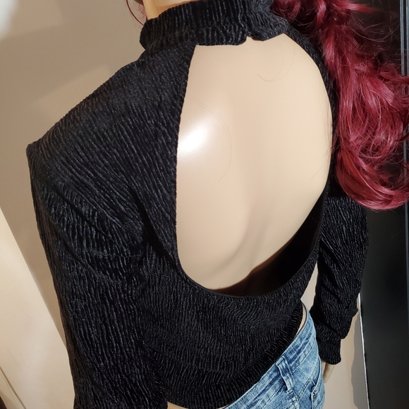 Divided Open Back Long Sleeve - Picture 6 of 8